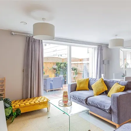 Deluxe Apartment Near Cabot Circus W Parking Sleeps 5 Bristol Exterior photo
