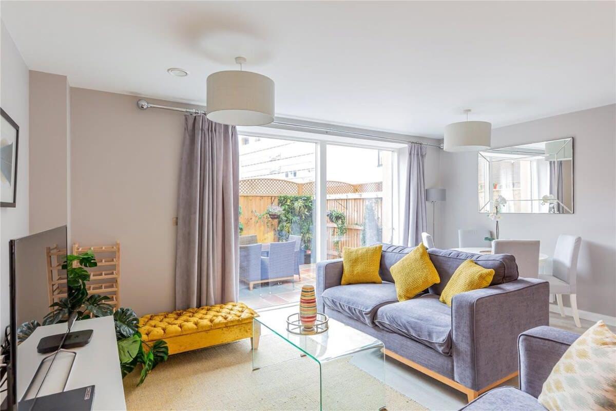Deluxe Near Cabot Circus W Parking Sleeps 5 Holiday home Bristol