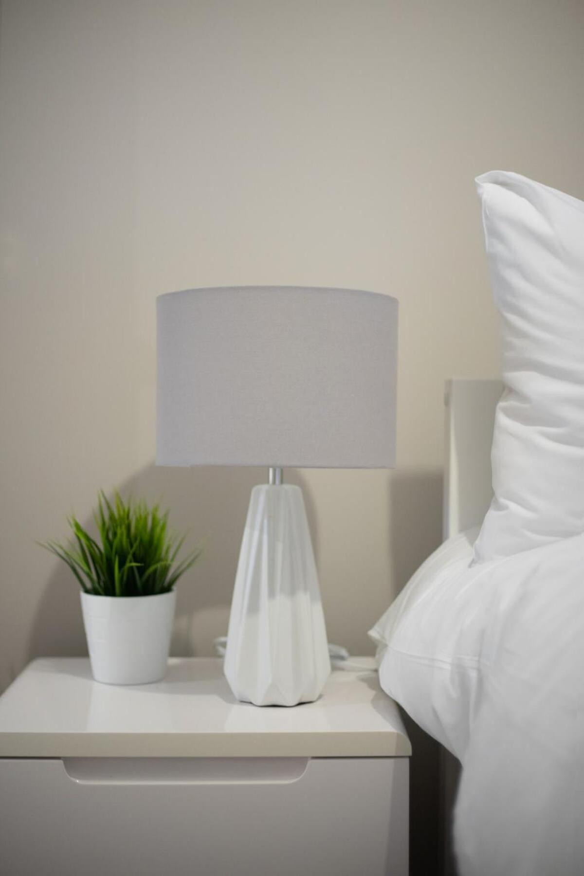 Holiday home Deluxe Near Cabot Circus W Parking Sleeps 5